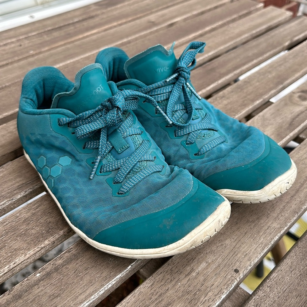 Vivo barefoot teal sneakers